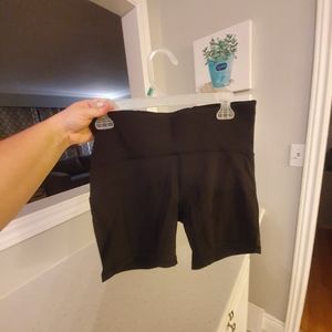 Size 10 Lululemon Train Times Short